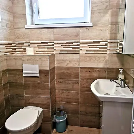 Comenius - Na Rohu Apartmán *